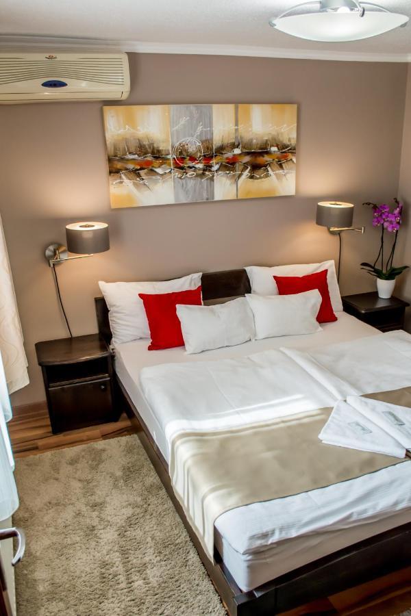Medora Park - Bagolyvar Apartmanhaz Gárdony Buitenkant foto
